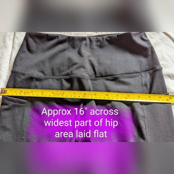 Along Fit size Med ladies, EUC black yoga leggings with pockets! - Picture 4 of 14